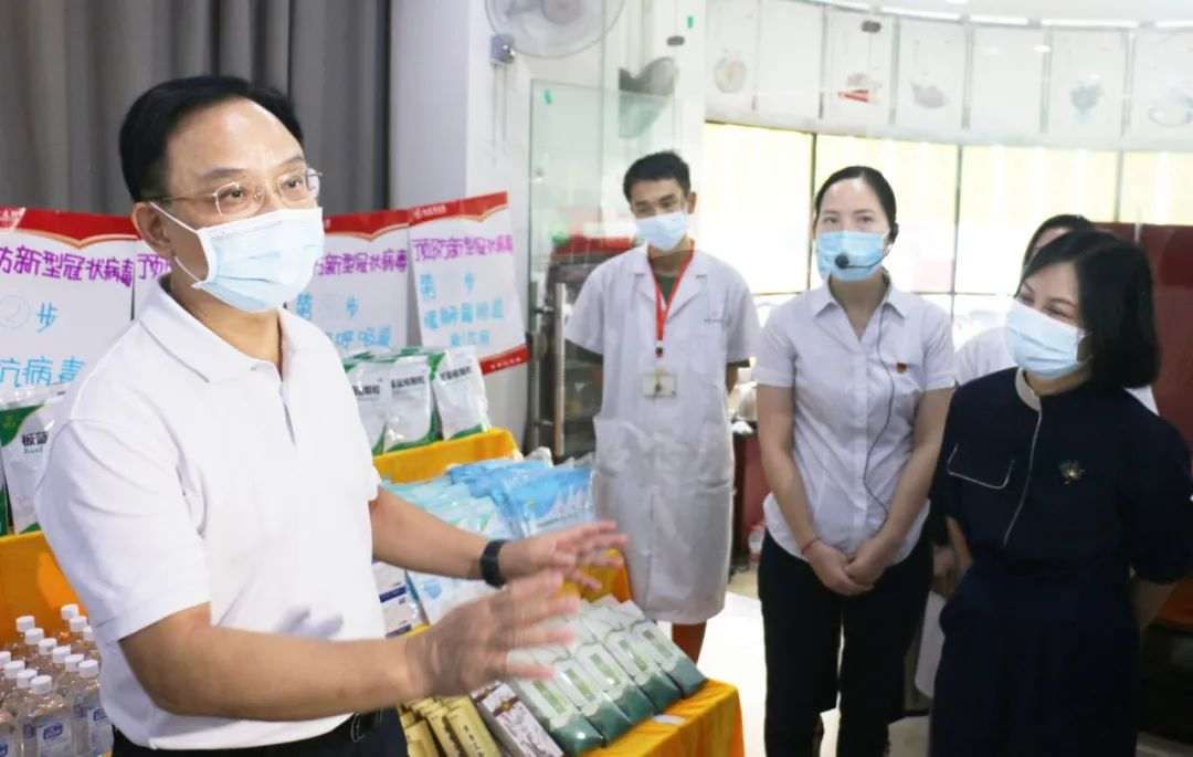湖南省市场监督管理局党组书记、局长向曙光一行莅临九芝堂督查疫情防控工作