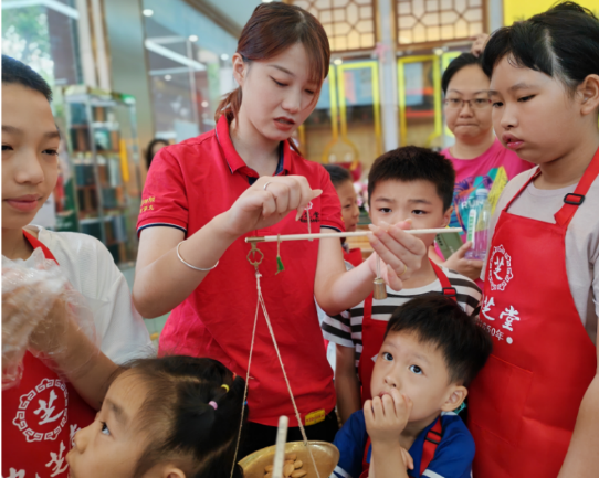 携手东莞国药，九芝堂“传承中医药 小小中药师”中医药文化亲子研学公益行圆满结束